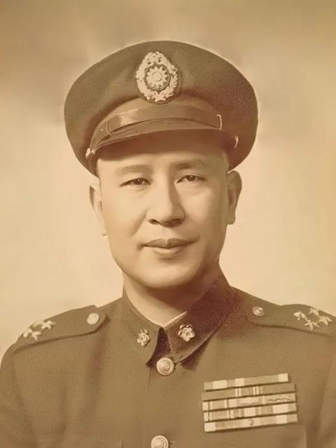 1949年，“小诸葛”白崇禧向蒋介石献策：反正打不过解放军，不如集中全部兵力，南