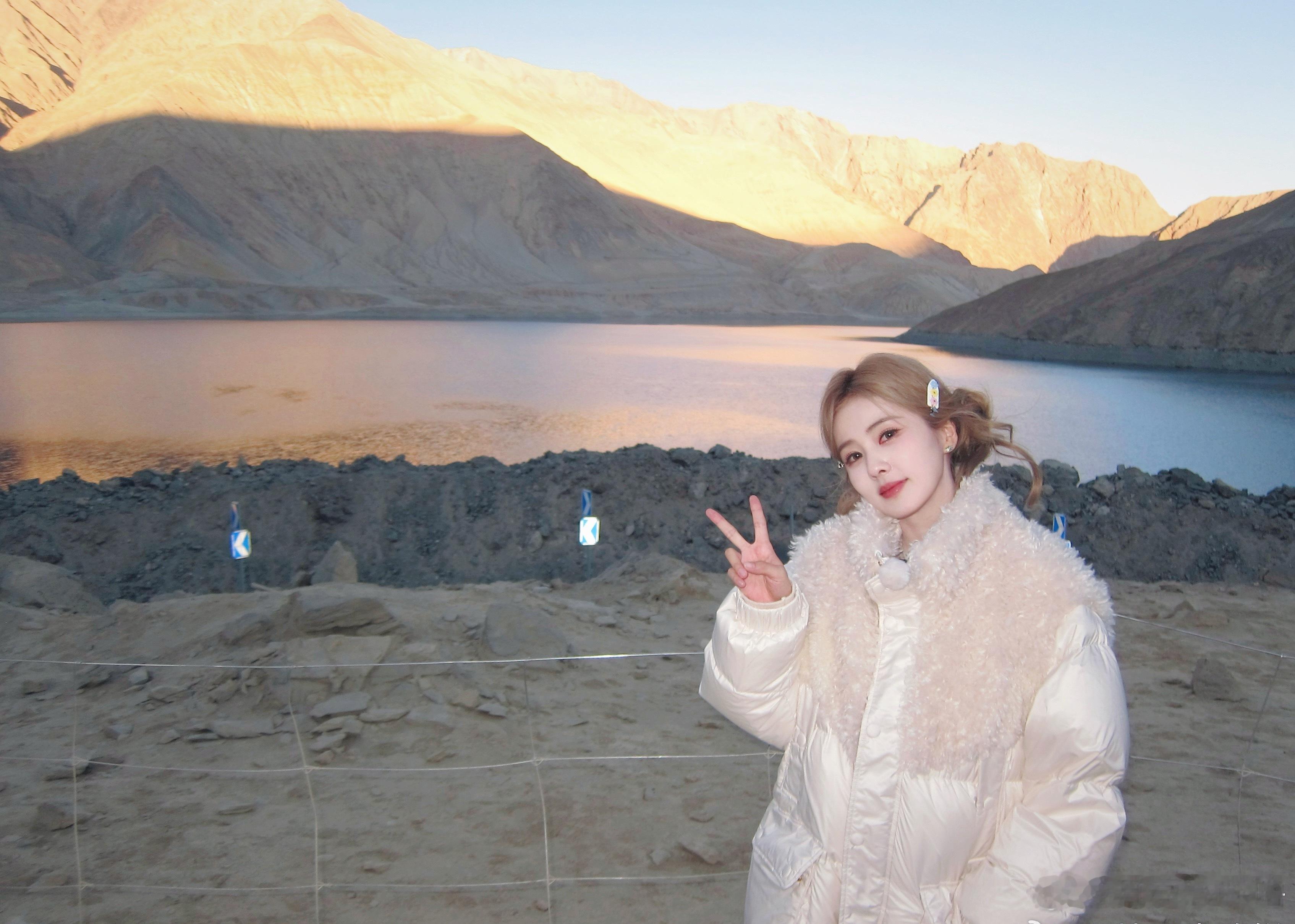 抓到一些特别可爱的白鹿西藏碎片🤏🏻每天不同发型的鹿儿太可爱惹  这个发色好不