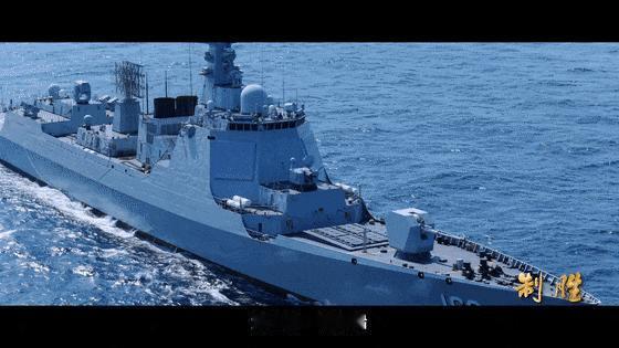 八一建军节黄岩岛周边公开演训画面对外放出，歼‑16完成训转战快速前出，舰艇提供目