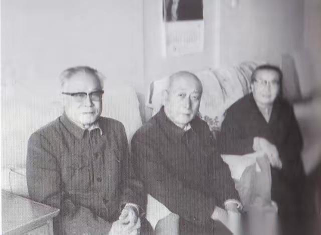 1954年，张秀山被贬到盘山机械农场，他在清苦的环境里找王震求援，居然把一个土农