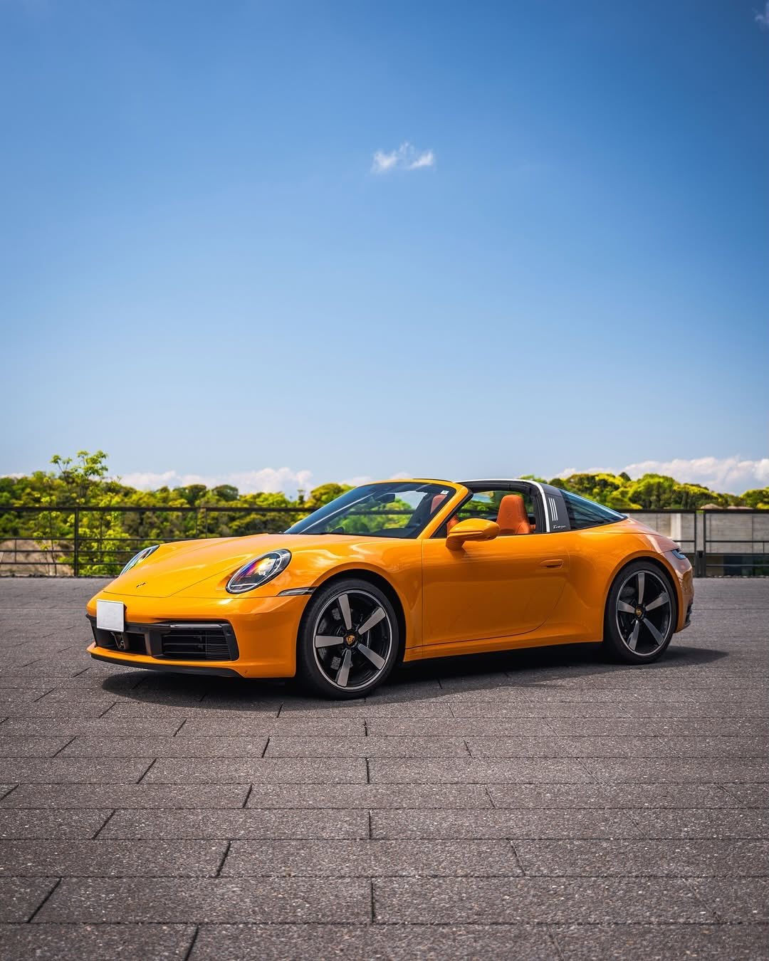 Porsche 992 Targa4s  PTS Signal Yellow ​