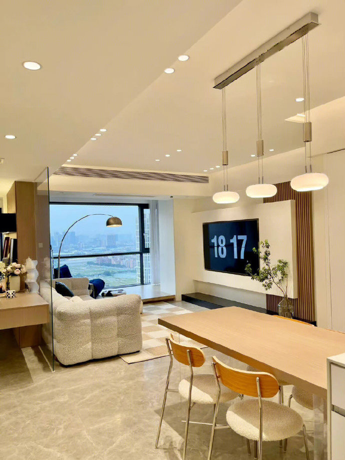 客厅书房打通、餐边柜设计、卧室柜设计，处处都体现细节的美感 ​​​