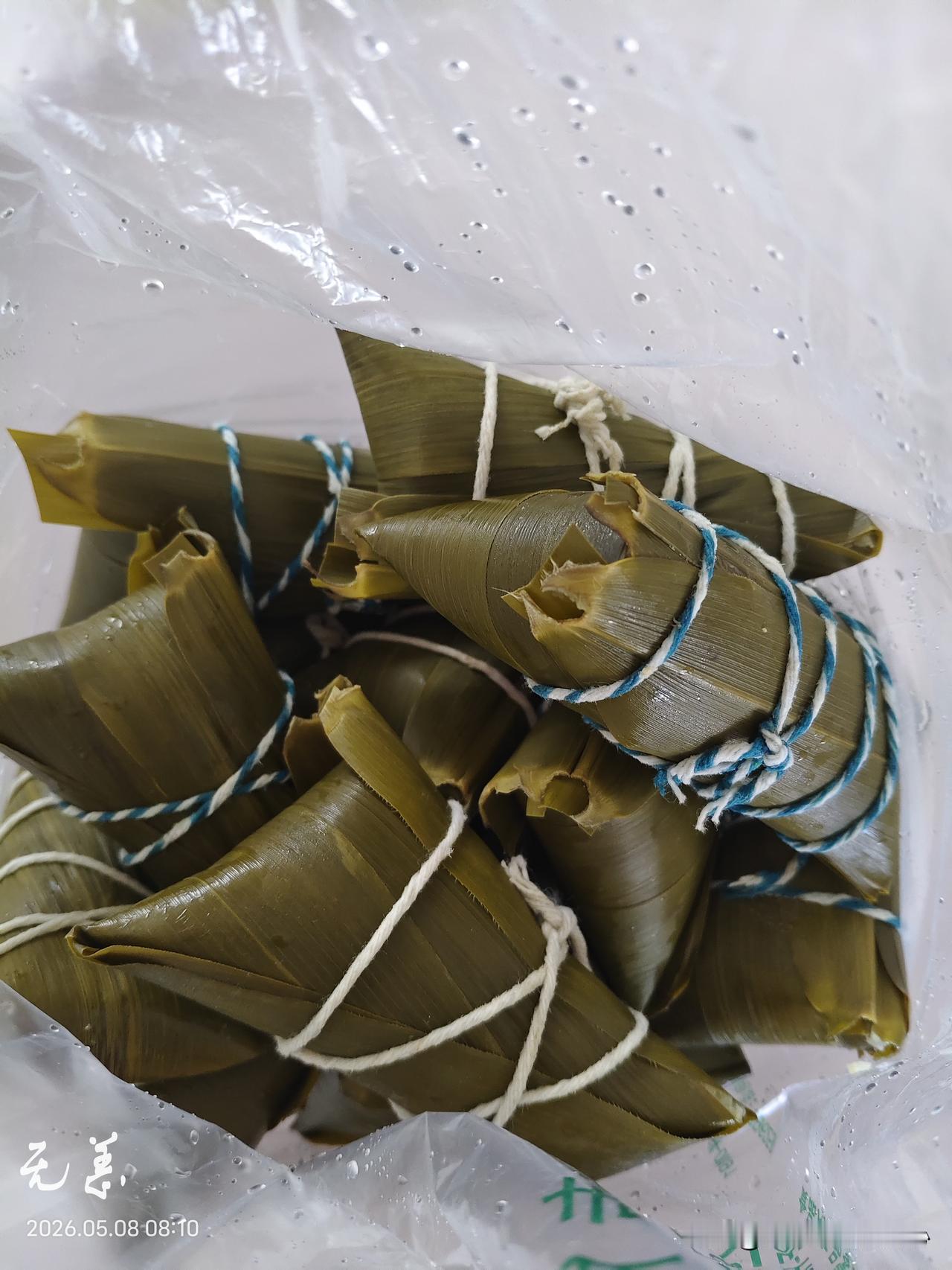 有时候我想不明白，我何其有幸，能遇见这么好的人，我又何德何能，能让你们如此惦记着