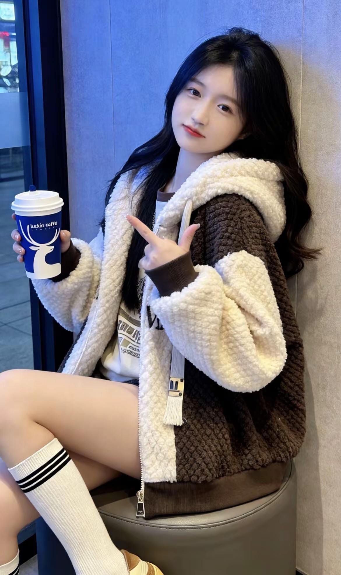 一天不喝瑞幸就睡不着🥲。每日分享 穿搭 穿搭时尚 元气