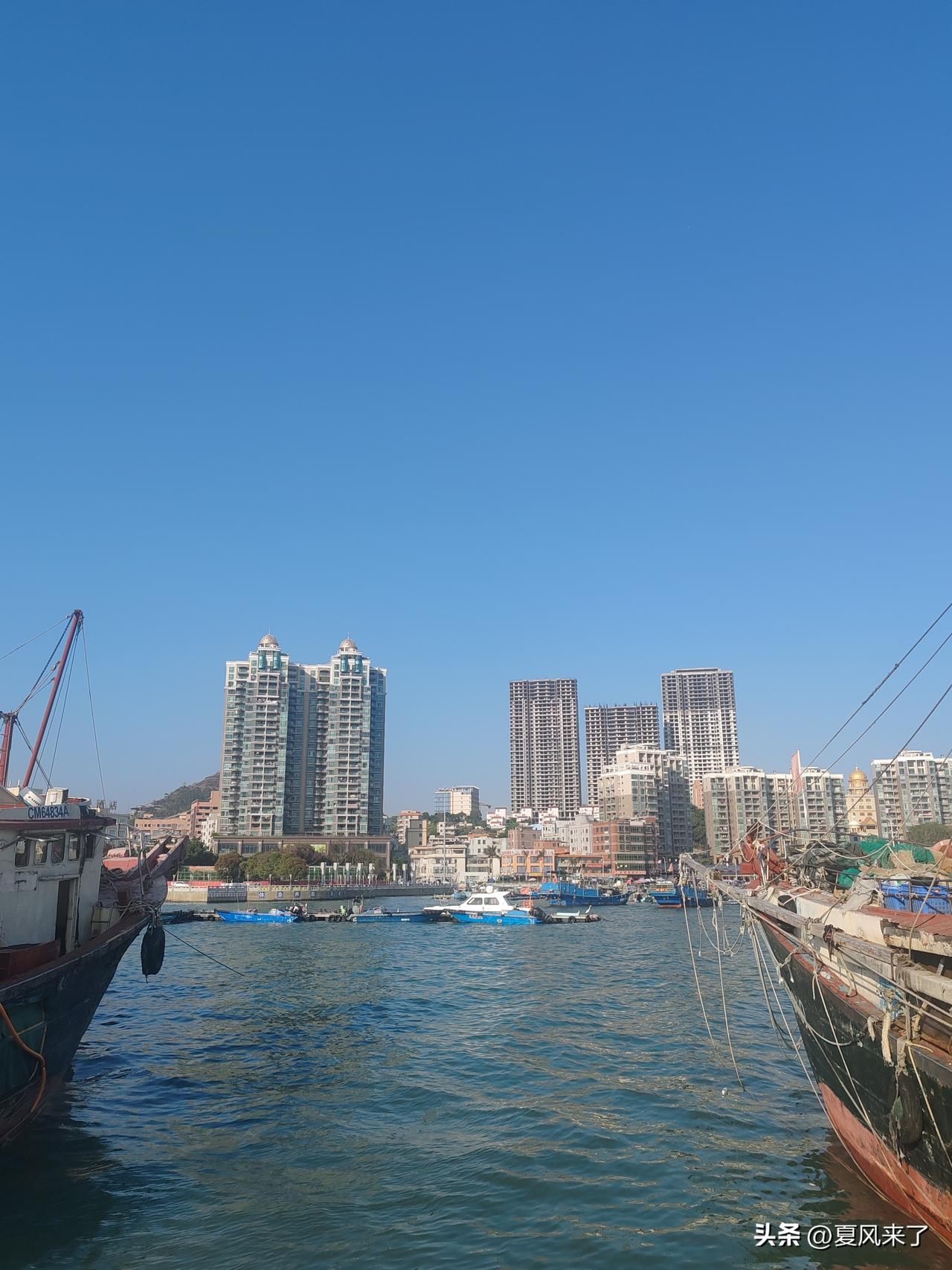 发生在惠州大亚湾澳头至霞涌一带海岸。现在那一带已开发为滨海旅游区，建有小桂绿道、