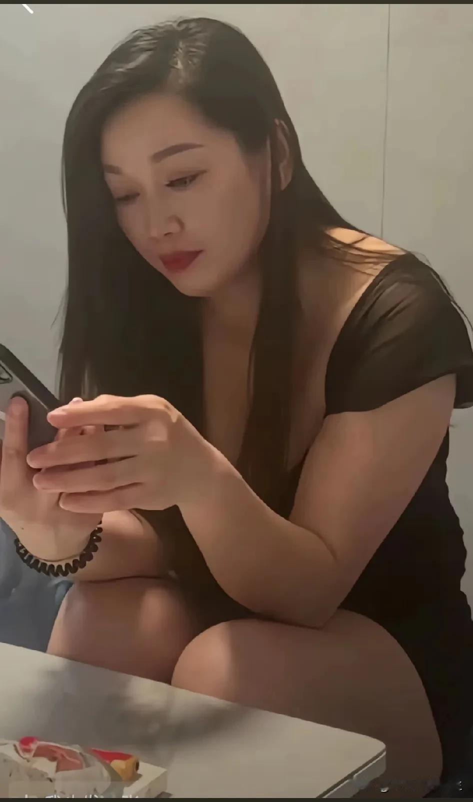 每次见到女朋友的妈就心跳加快怎么办？[笑哭]