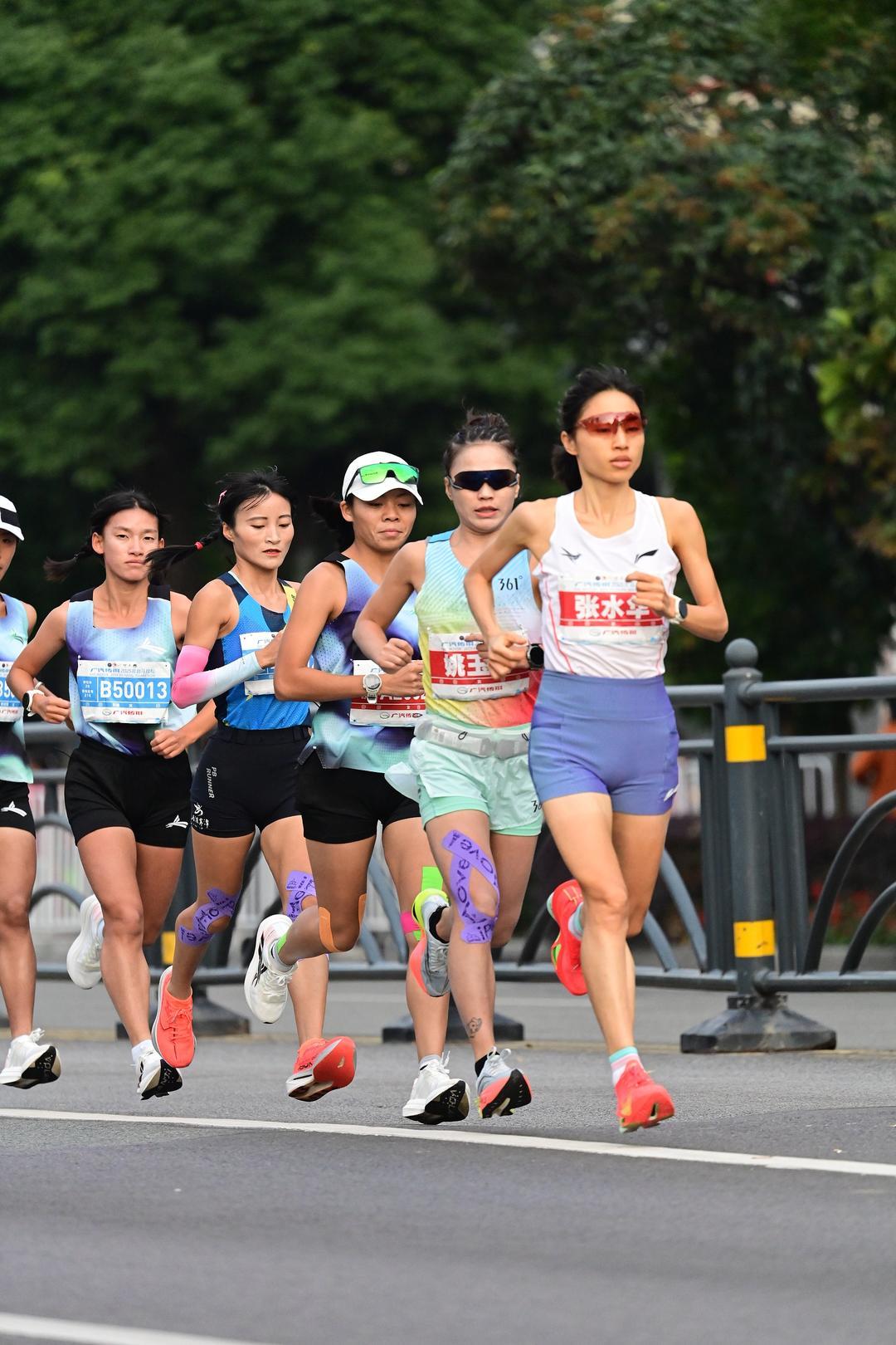 【#家人回应最快女护士被医院处分#】#张水华9月3日已与361°解约# 12月9