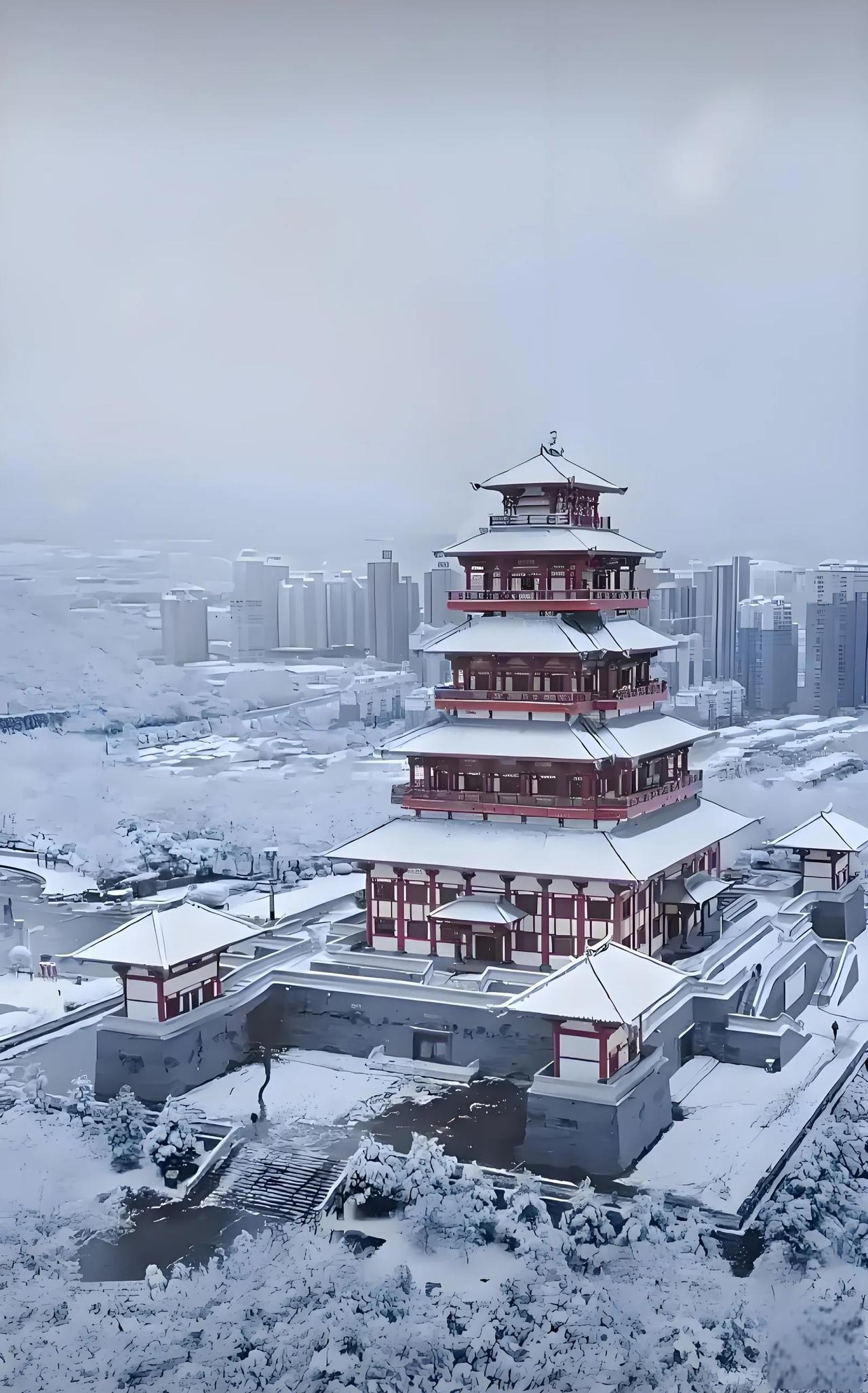 听天气预报，陕西包括宝鸡这两天天气有大变化，雨雪天气要来，想着也是好事。因为好长