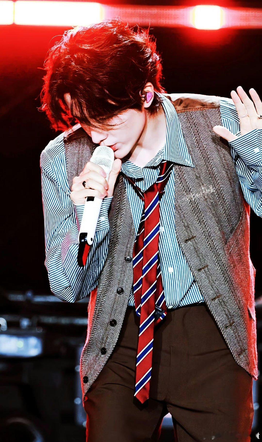 张新成演唱会关键词提取成功 张新成今年有演唱会南京、厦门的朋友举个手！你们的呼声