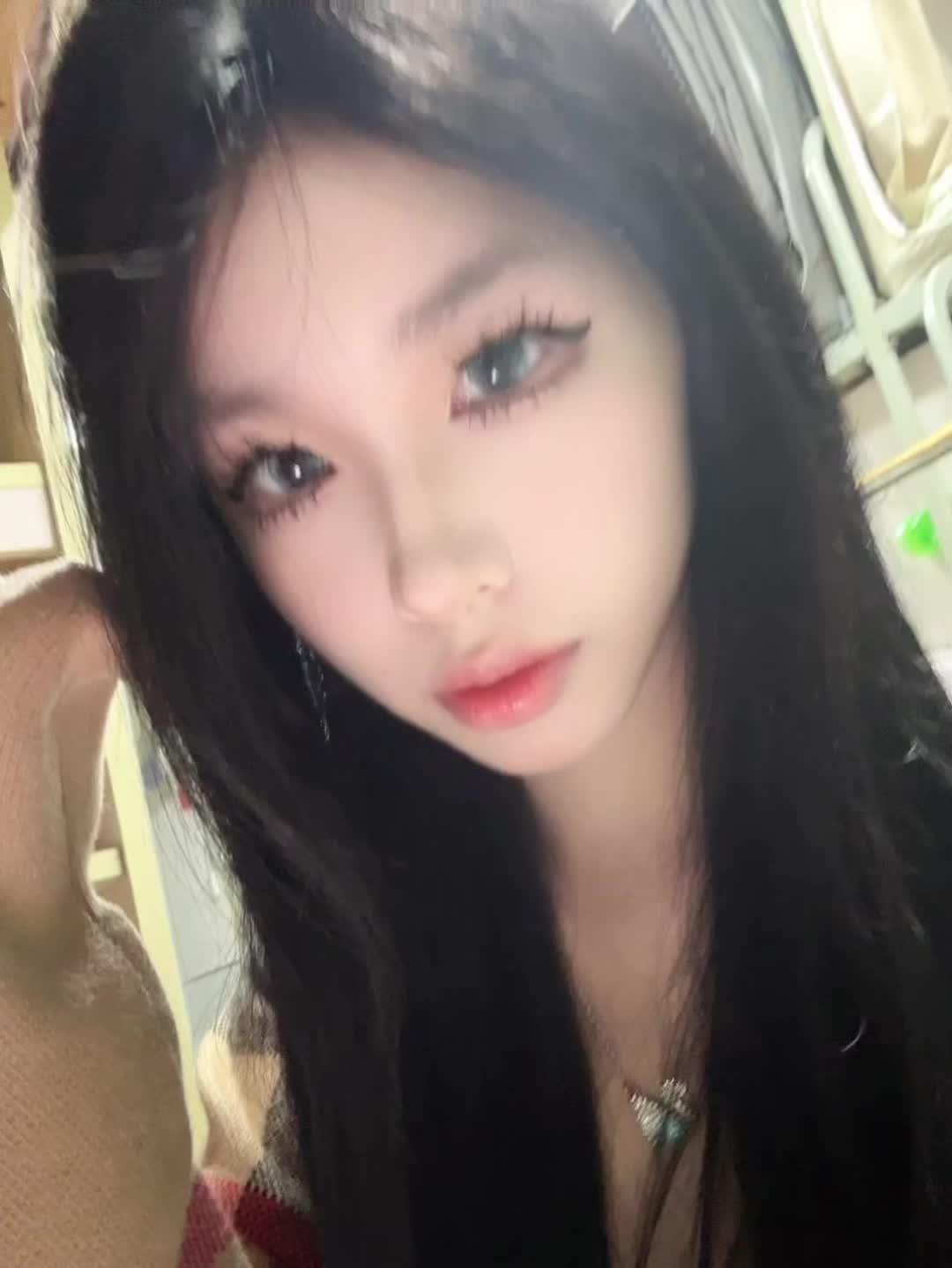 女大学生 天蝎