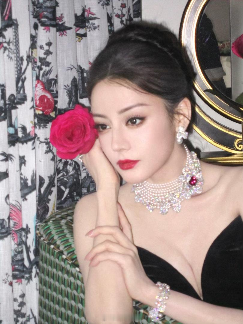 迪丽热巴，太诱惑了😍 