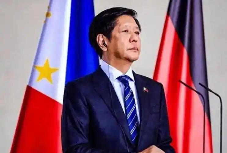刚被中国制裁就跳脚？菲防长骂“巴丹属中”荒谬，他急的根本不是几座岛。

本来刚吃