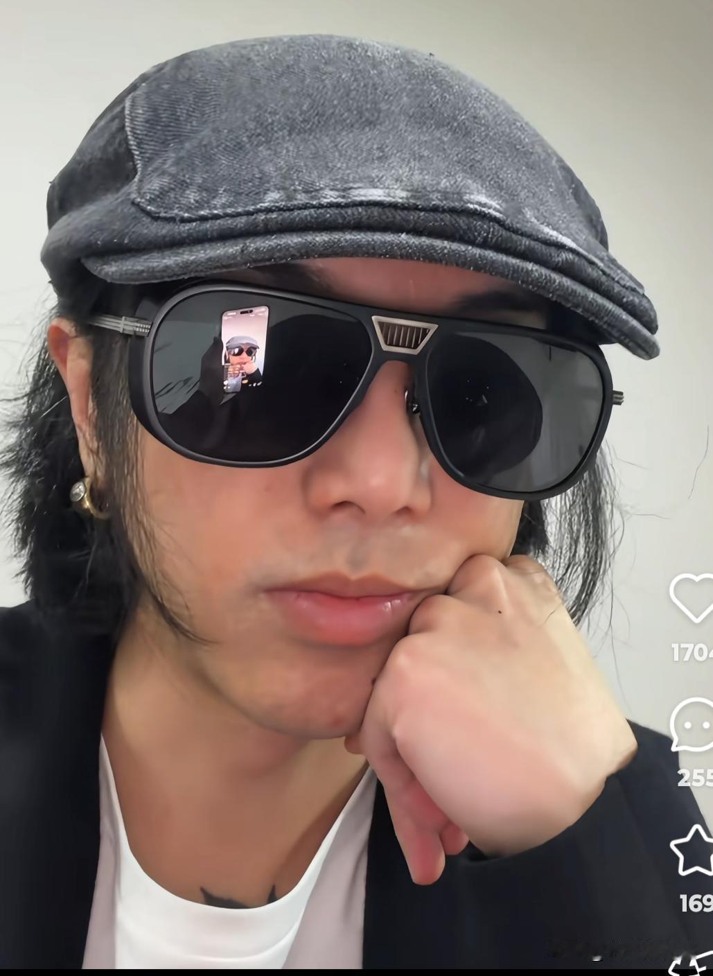 华晨宇，哭了！损失太大了！
华晨宇花费重金在云南抚仙湖拿下三块地皮，计划斥资十几