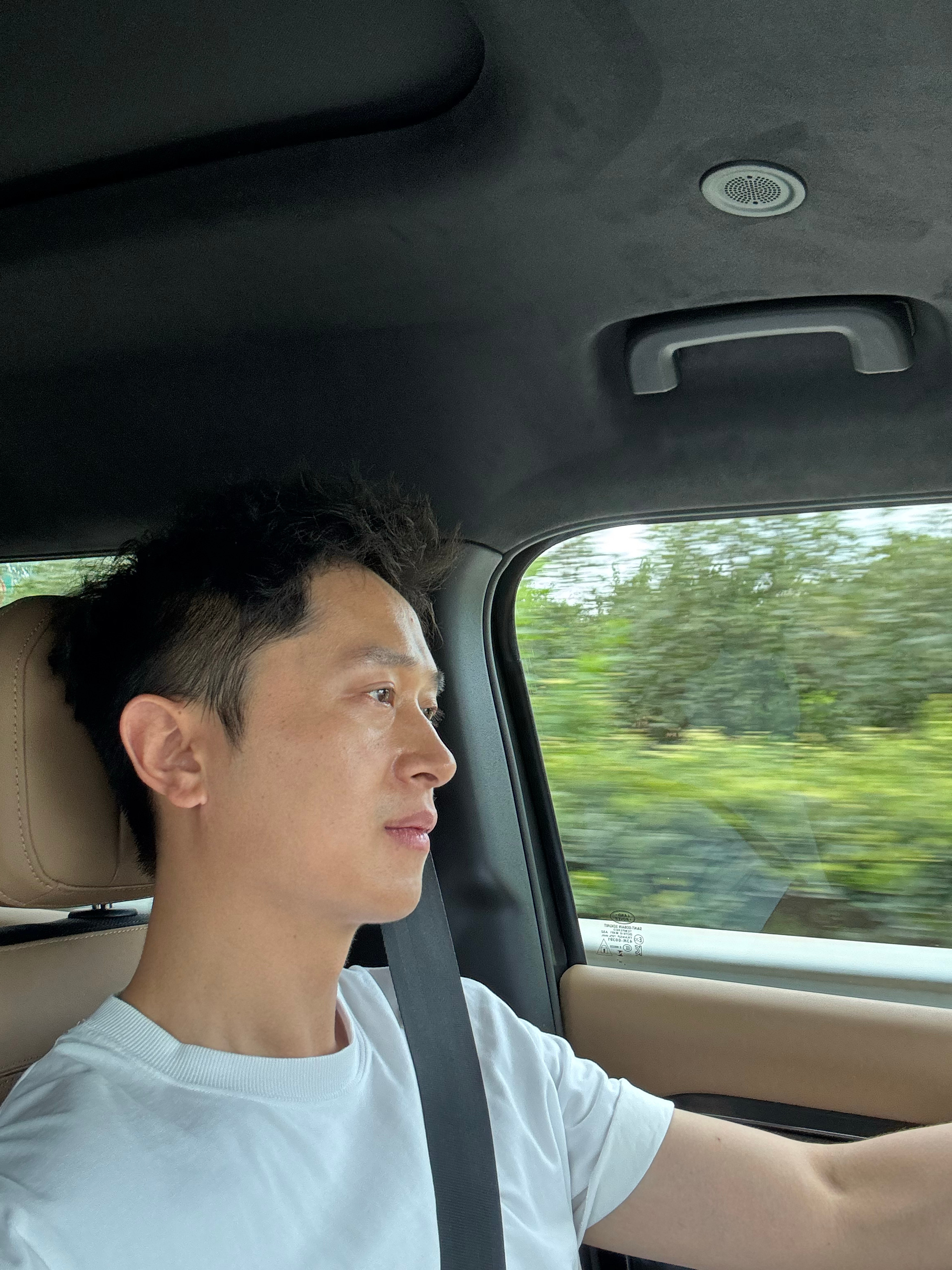 月薪5000的时候我经常想，揽运还是卫士？现在我不想了，那都不是我该考虑的事。第
