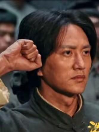 总感觉王仁君哪里特别不一样！
他都42岁，入行差不多20年了。
世故、圆滑这些圈