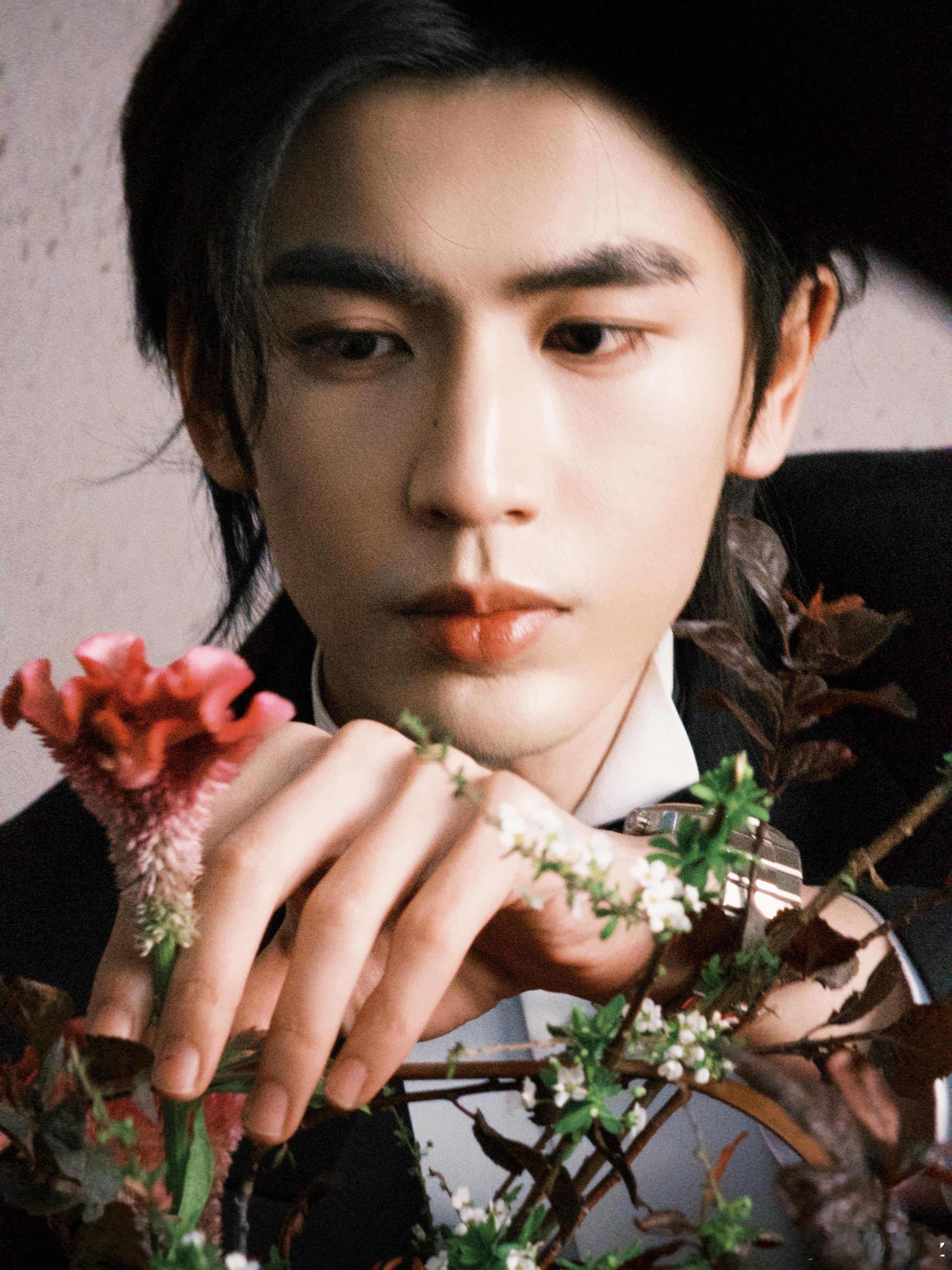 这个张凌赫帅得太超过了