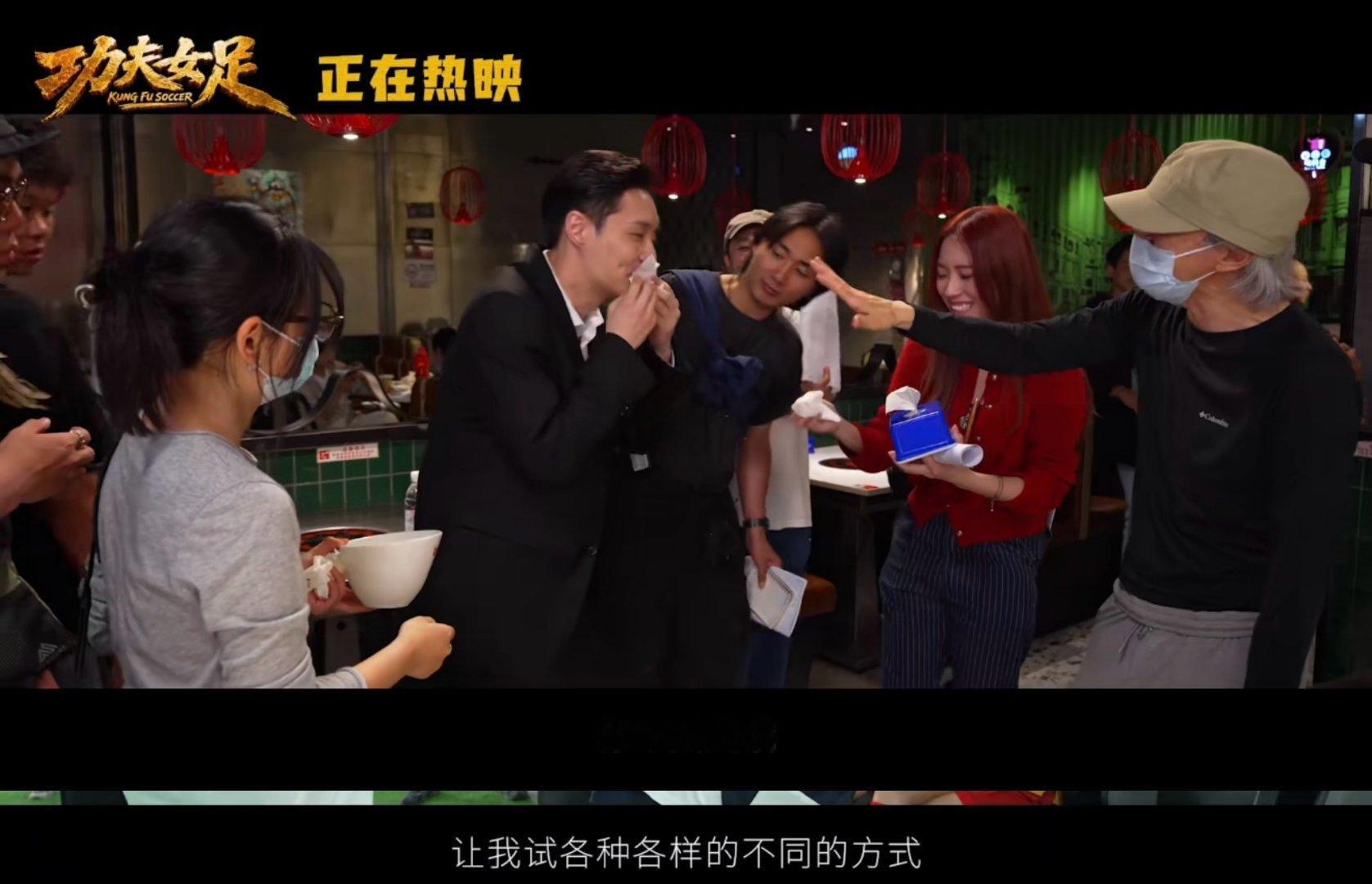 电影功夫女足今日上映 看完喜剧特辑更加期待正片，戏里女足队员赛场奋力比拼，戏外剧