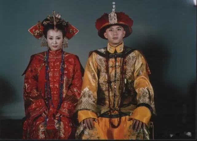 清朝皇帝大婚，要举行大婚庆典，这一天，按照祖制，皇后要坐着轿子被从大清门抬进皇宫