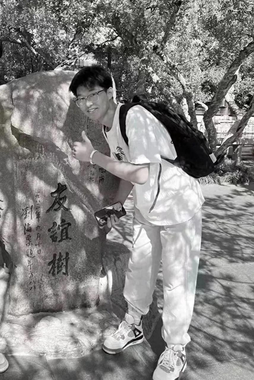 “太可怕了！” 福建，一个 19 岁男孩，在打完篮球后热极了，顺手抄起一瓶冰饮料