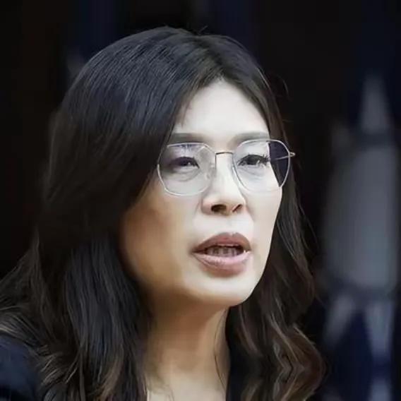 台湾蓝营终于和大陆观点一致了，不接受一国两制！

蓝营主席郑丽文受访说，台湾不会