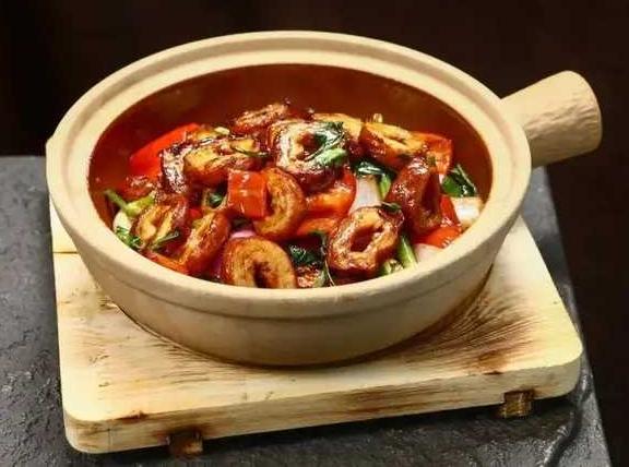 今天周五，股市走得不好，不去说它。
还是说点高兴的事吧。
临近饭点，最令人高兴的