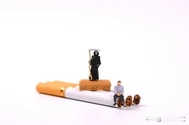 戒烟时的不良反应真让人崩溃，但有办法缓解。
要是精神上犯烟瘾，就转移注意力。找朋