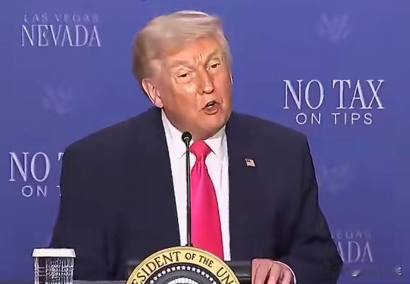 特朗普对路透社表示:“美国将继续封锁霍尔木兹海峡，直到与伊朗达成协议为止; 美国