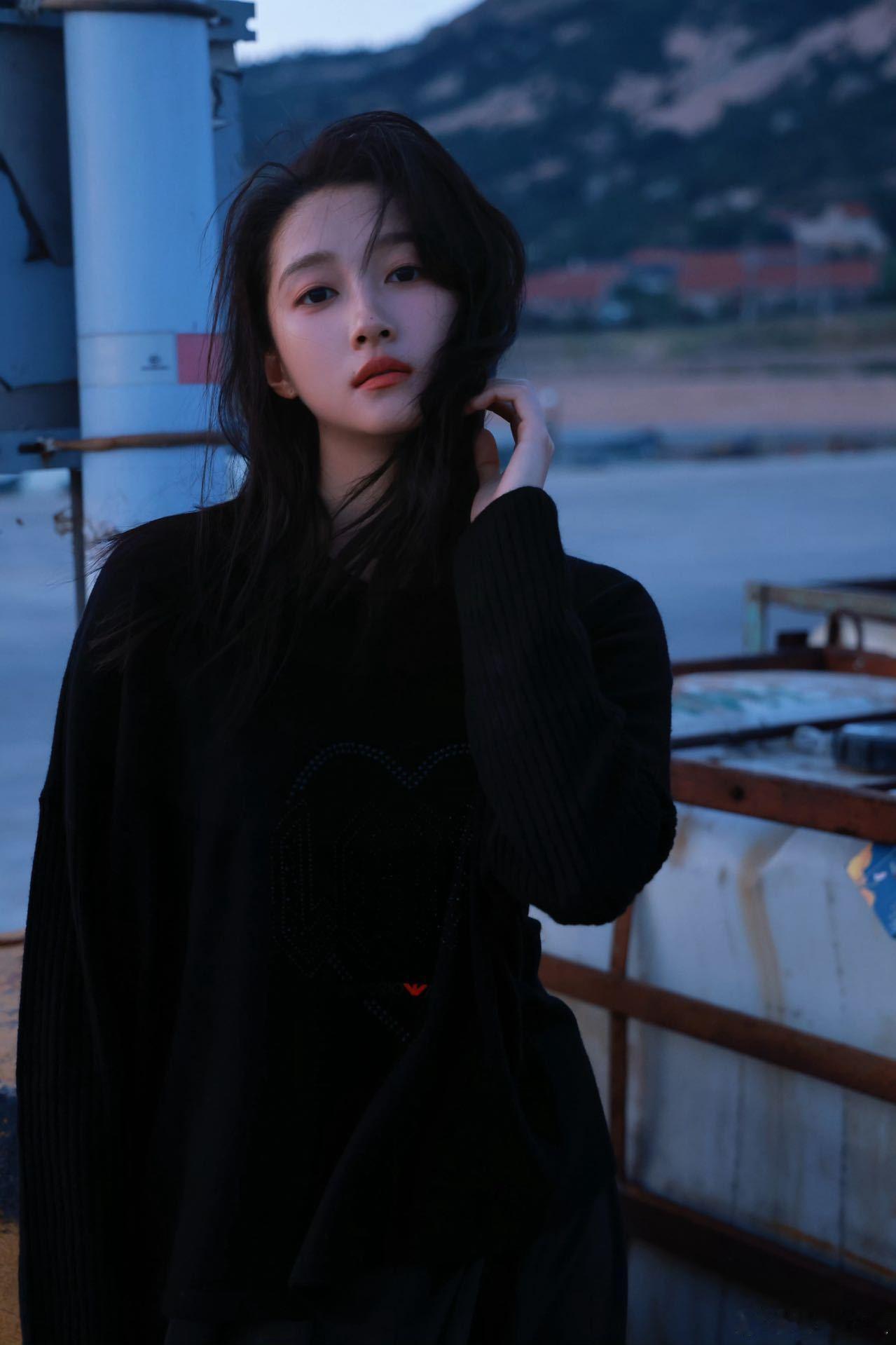 关晓彤上新了三款彩椒碗看关晓彤上新三款彩椒碗，连高露都被成功安利，从不吃到爱上，