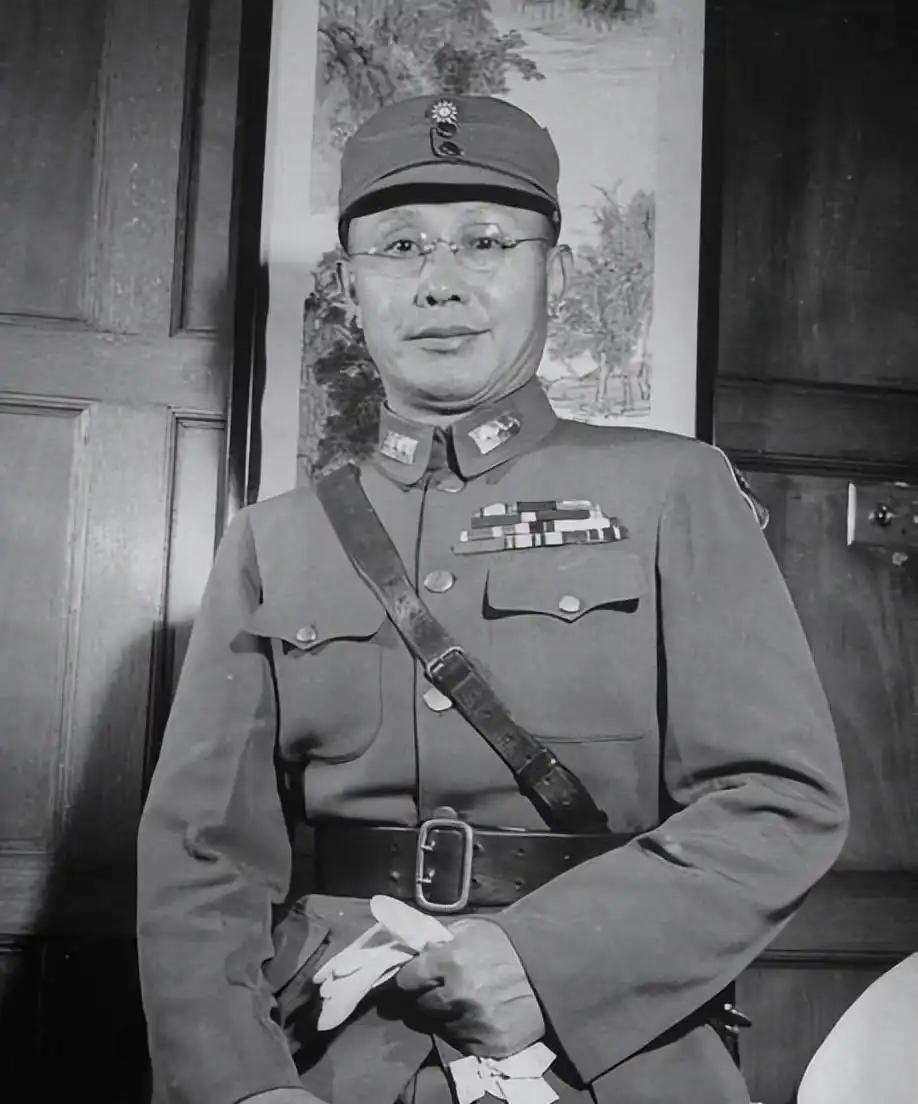 何应钦在台38年，蒋介石明明恨透他，为何始终不敢下杀手？

1909年，何应钦在