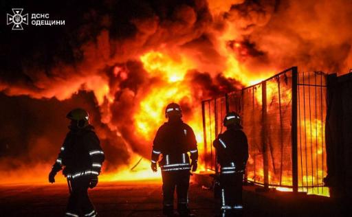 泽连斯基宣布，俄罗斯一夜间向乌克兰发射了29枚导弹和480架无人机。

说白了，