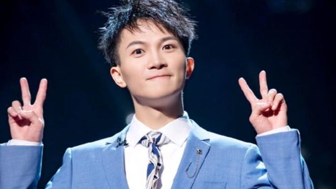 你知道吗？周深生日夜直接把直播开成了4小时连唱70首的个人线上KTV。
9月29