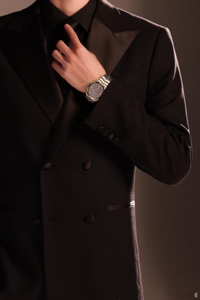 敖瑞鹏沈羽洁《不二之臣》新花絮释出，两人磨合角色的过程搭配实景搭建，创作中精益求