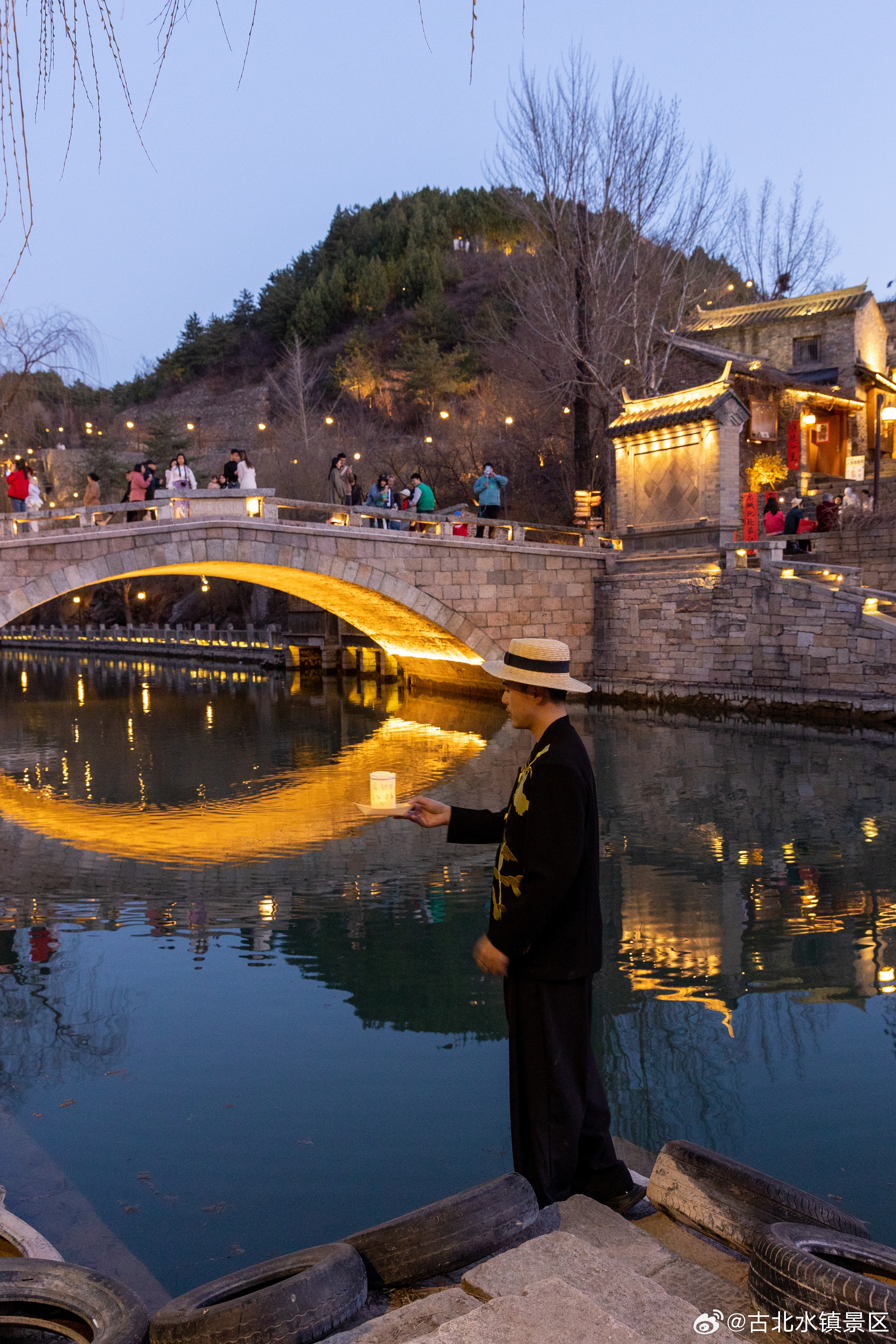 既然今天，没人识得星星一颗;那么明日，何妨做皓月一轮。晚安，宝子们～#古北水镇#