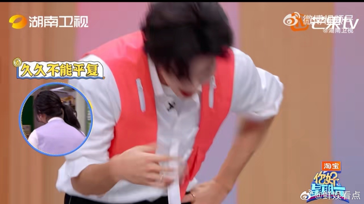 哈哈哈哈陈哲远这个表情我可以循环看一百遍！从淡定到惊恐的瞬间切换过于流畅，沈月你