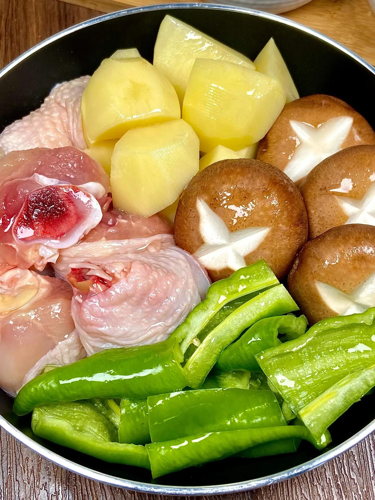因为这个……家里的米饭又遭殃了！！！老王说看到同事点黄焖鸡吃，口水都要流下来！！