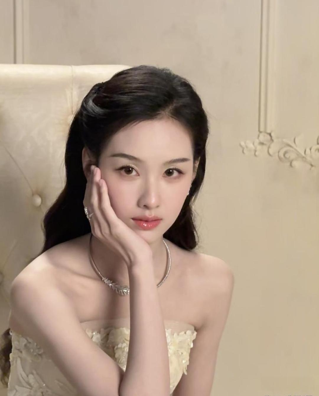 《左耳》‏‎上‎⁠映都这么‎﻿多年﻿了，女主角看起来居然一点‎⁠没‎变样﻿ 