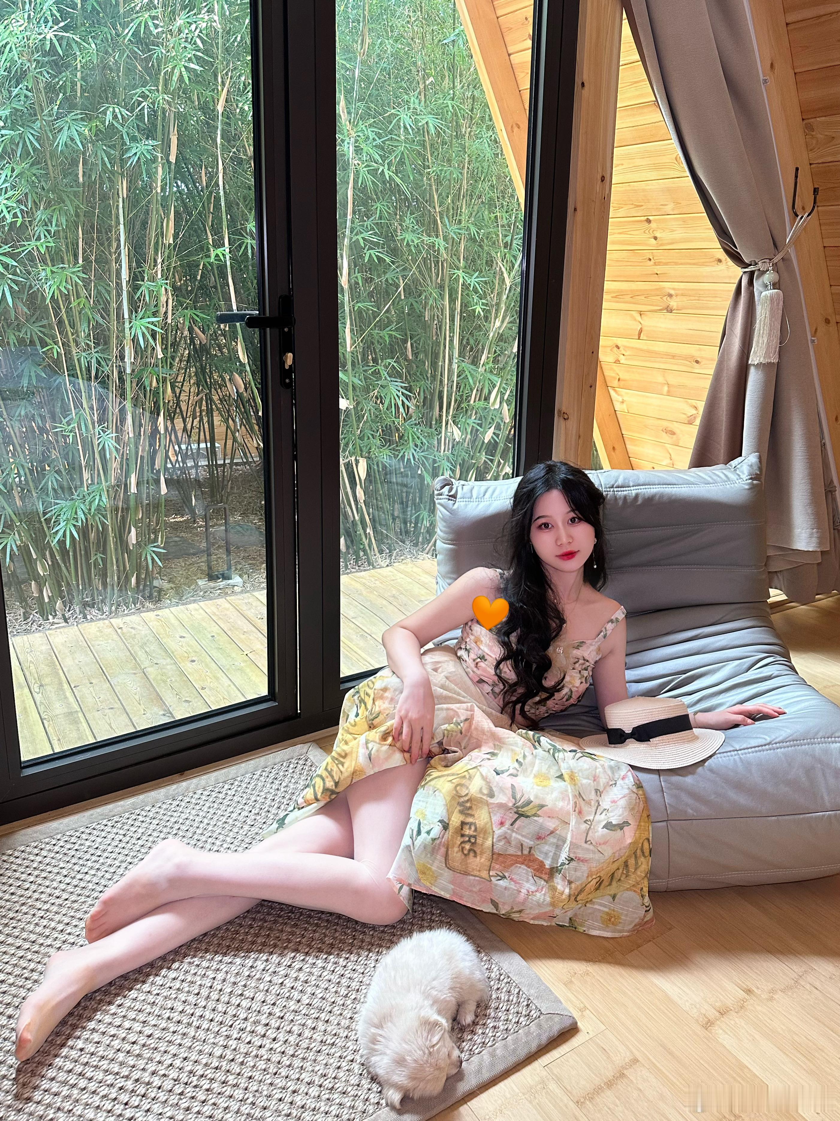 人就是很奇怪，突然相爱，突然不爱。 ​​​