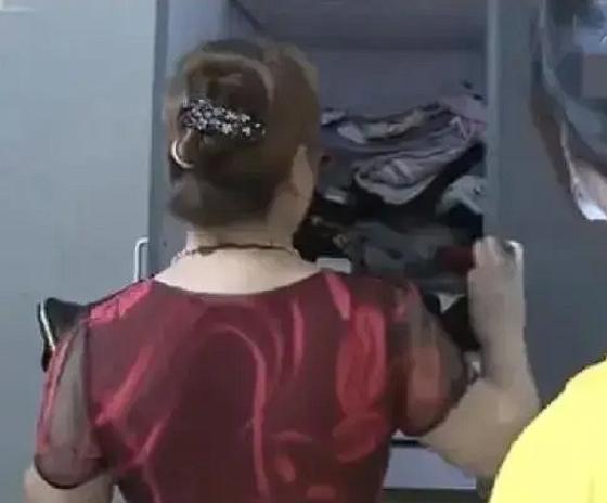 “这就是养别人娃的下场！”湖南，女子和丈夫是二婚，结婚了30年，养大了4岁的继子