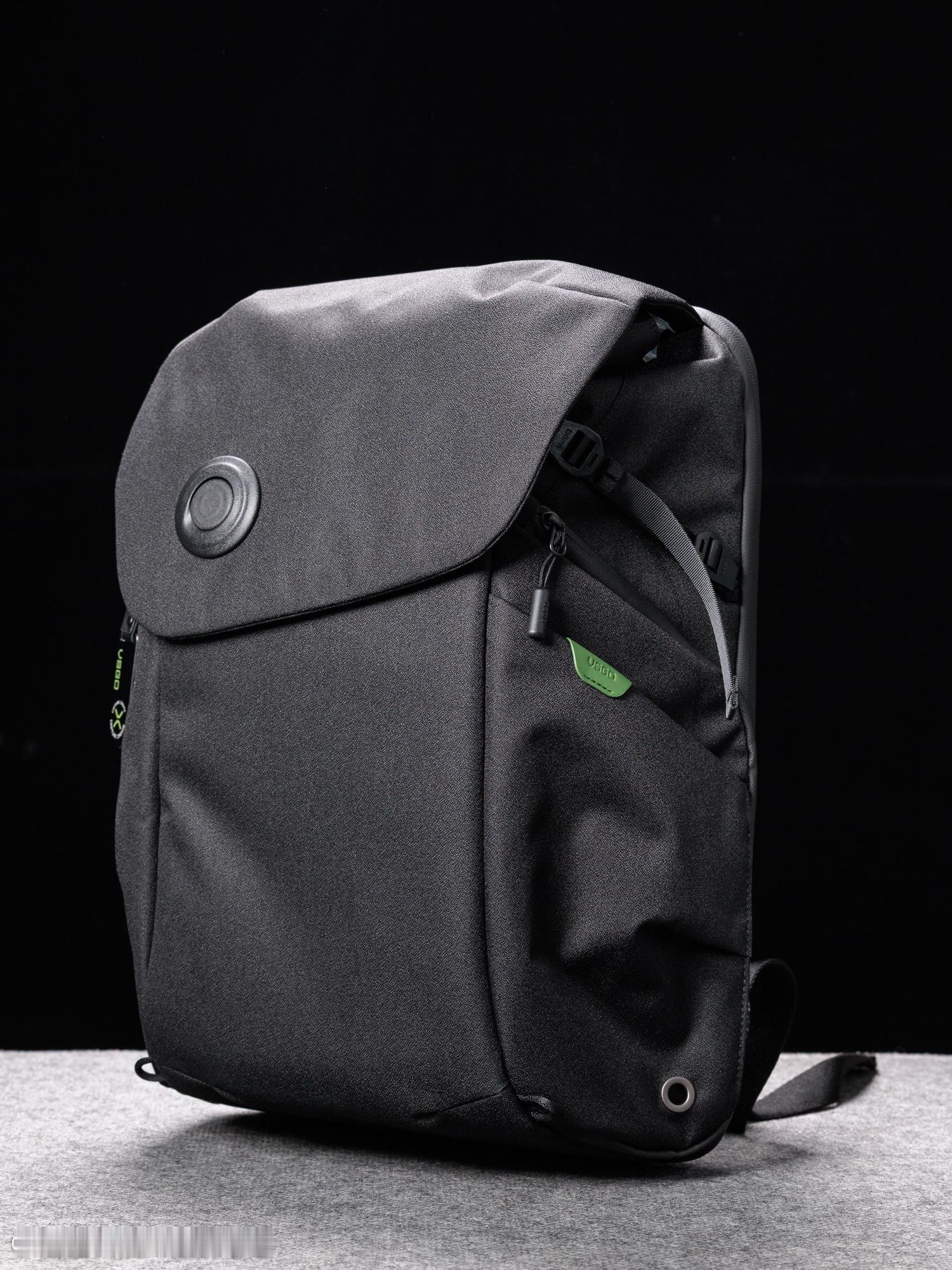 《VSGO黑鹞CASUAL系列双肩包正式发布》首发夜幕黑和青苔绿两个配色（后续还