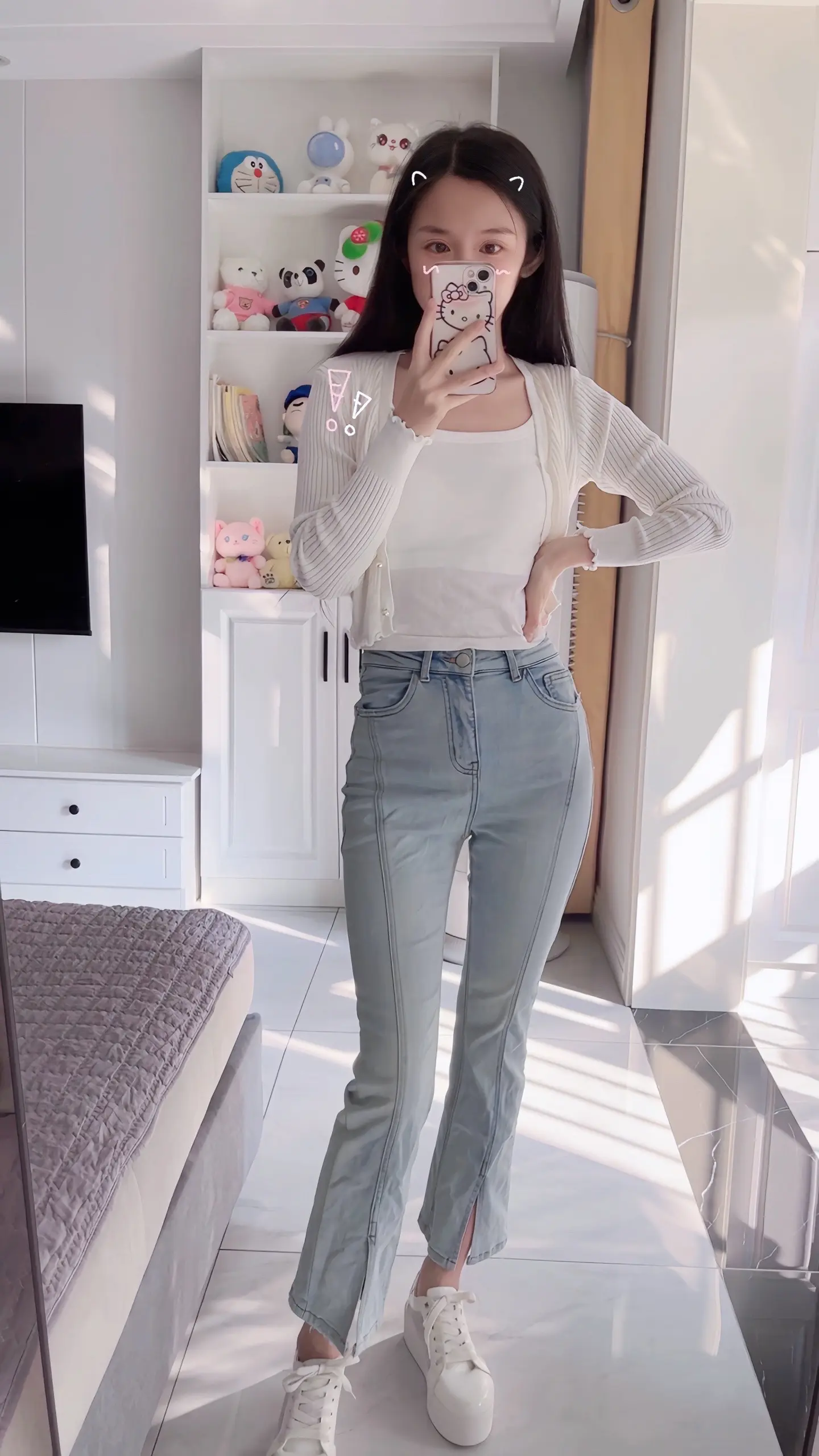 对镜拍清纯完美身材背影杀紧身牛仔裤