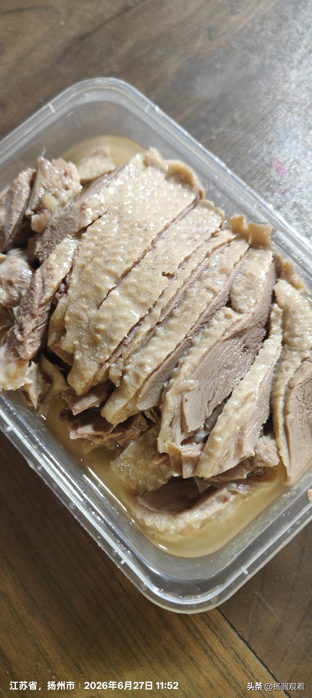 来扬州一定要吃扬州盐水鹅