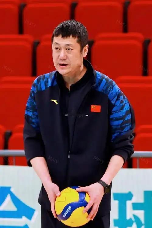 赵勇手里的牌，到底该怎么打？距离天津亚锦赛不到48小时，19人名单砍到14人，接