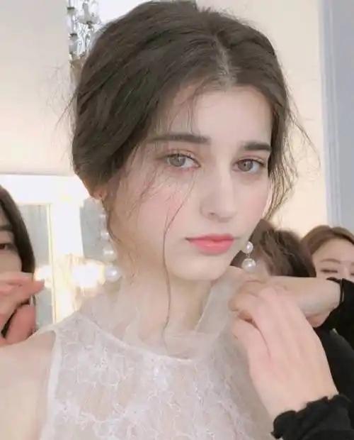 为什么俄罗斯美女一旦结婚就颜值暴跌？其实这不仅是生理规律，更是一场关于“生存”的