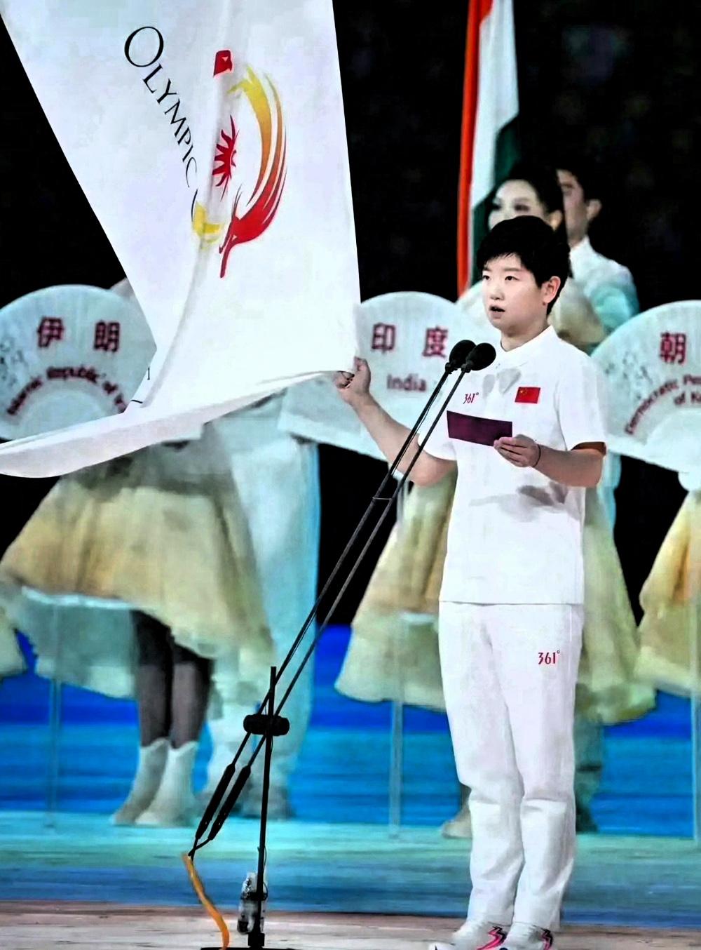 回看杭州亚运开幕式，这一幕依旧戳人
翻到这张老照片，还是会感慨。
杭州亚运会开幕
