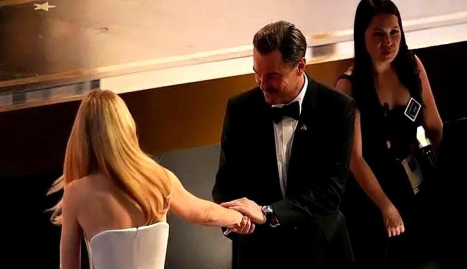 51岁的莱昂纳多，这次真的不一样了！

32年前，19岁的他追格温妮丝·帕特洛被