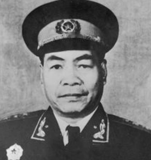 1971年毛主席听报告时突然关心爱将张宗逊，许久未见便询问：宗逊现在在哪里？
1