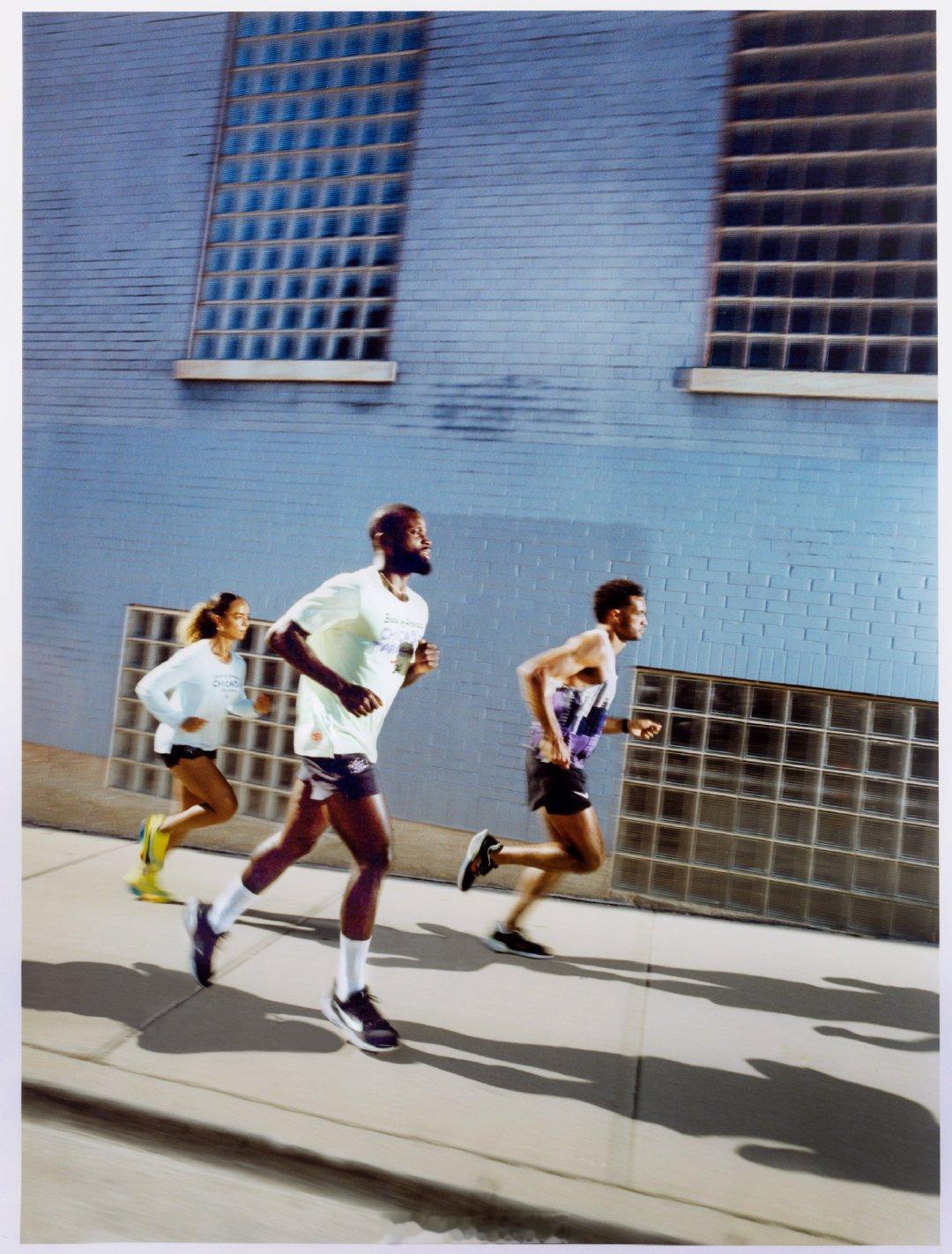 2024芝加哥马拉松官方运动服装赞助商耐克 Nike 的首批限量版服装发布。主要