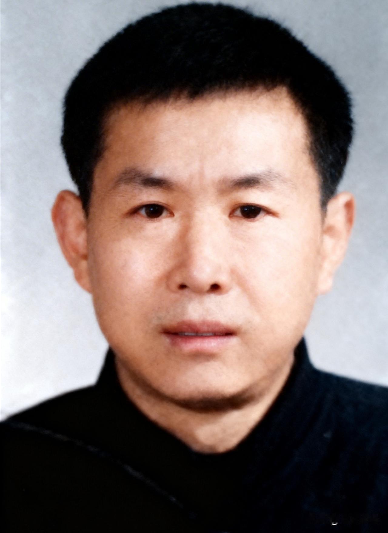 曾长松，1947年8月出生，湖北洪湖人。副研究员。1967年毕业于沔阳师范学院，