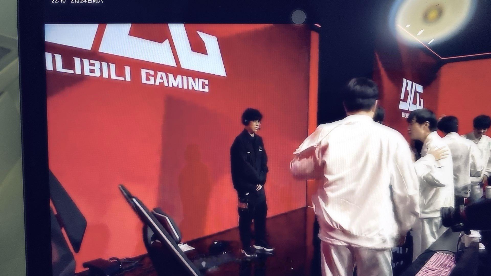 #BLG终结JDG四连胜##JDG首败##JDG新赛季首败# ​​​