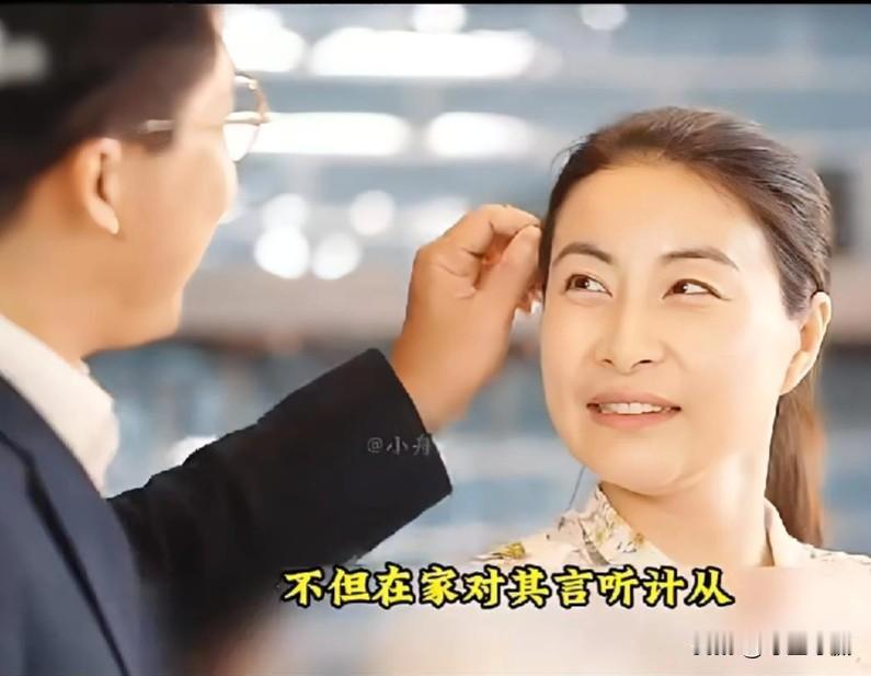 #致敬最美的她#当被问霍启刚出轨怎么办？郭晶晶回答让人意外，却险些吓坏霍启刚，郭